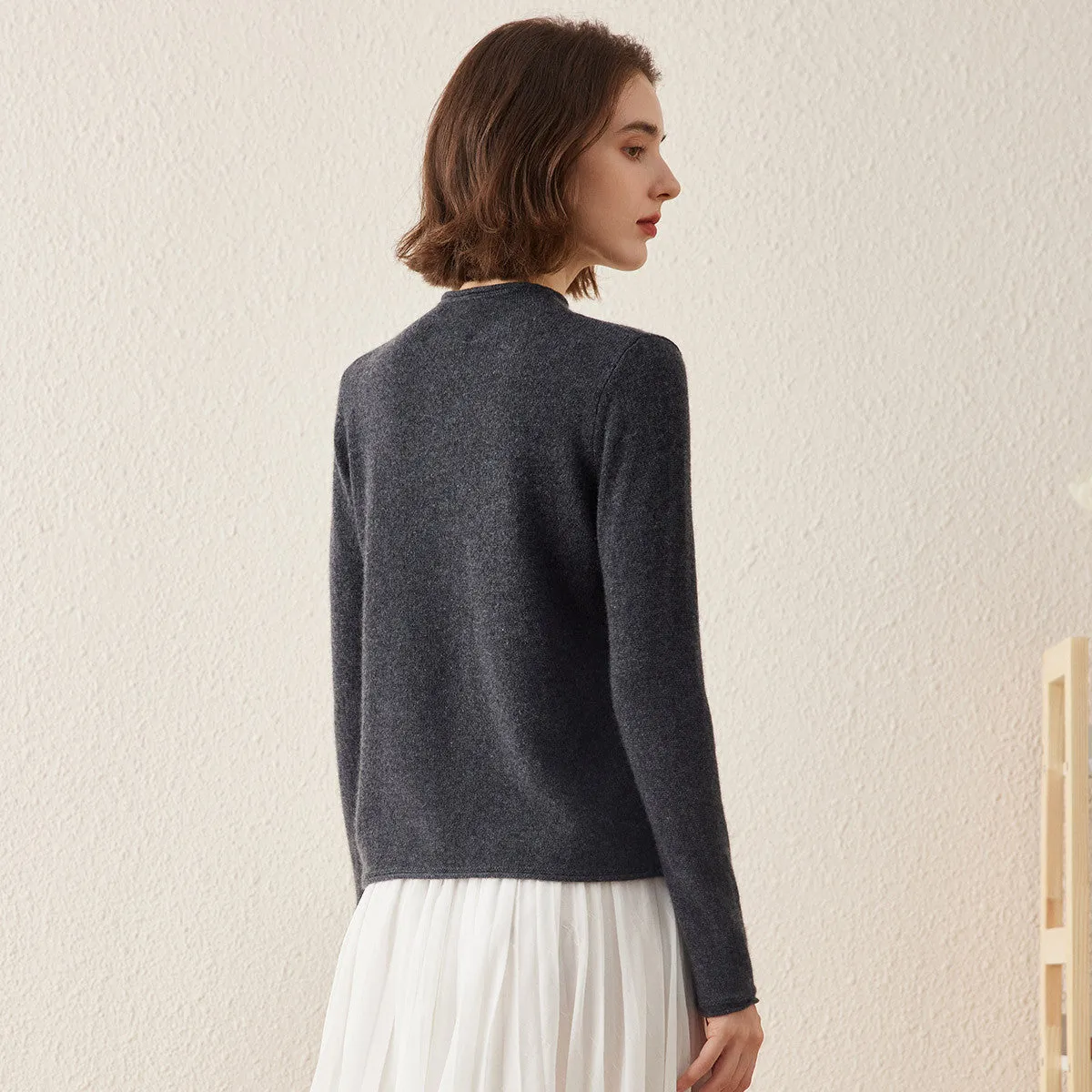 100% Cashmere Round Neck Lightweight Knit sweater