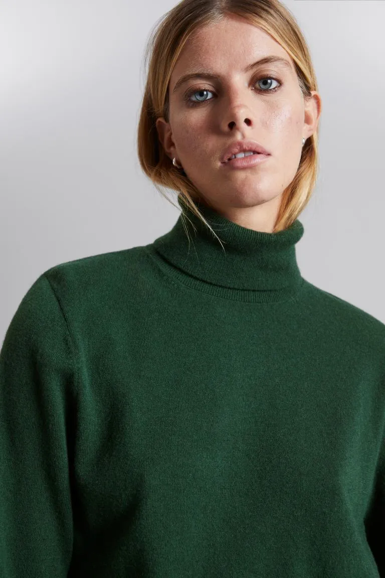 H&M Merino wool turtleneck sweater, green