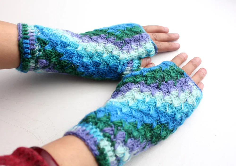 Multicolor Woolen Handwarmer, Handknit Soft Texting Gloves