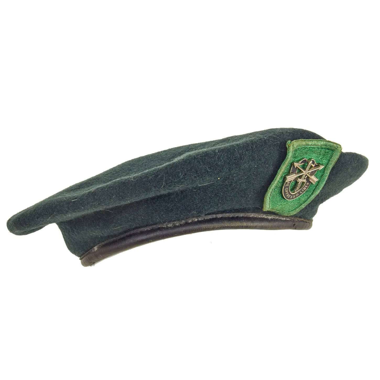 Original U.S. Vietnam War 10th Special Forces Group Airborne Green Beret - size 6 ¾ Dated 1969