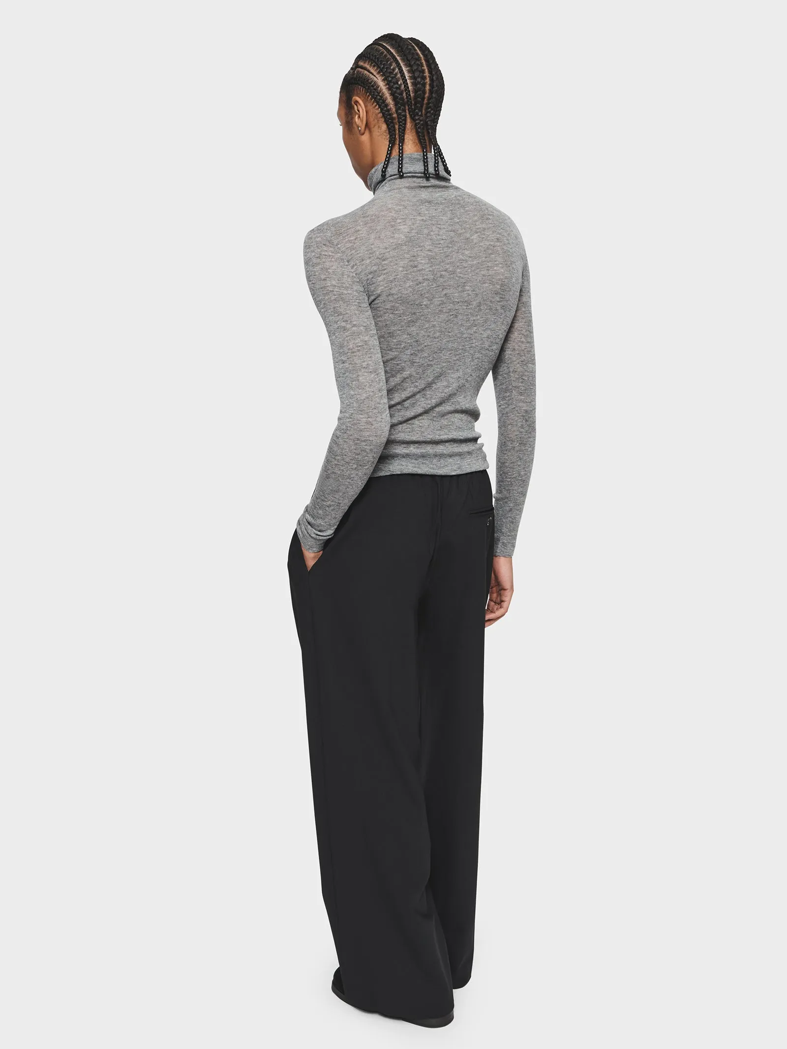 Slim Rib Turtleneck in Medium Grey