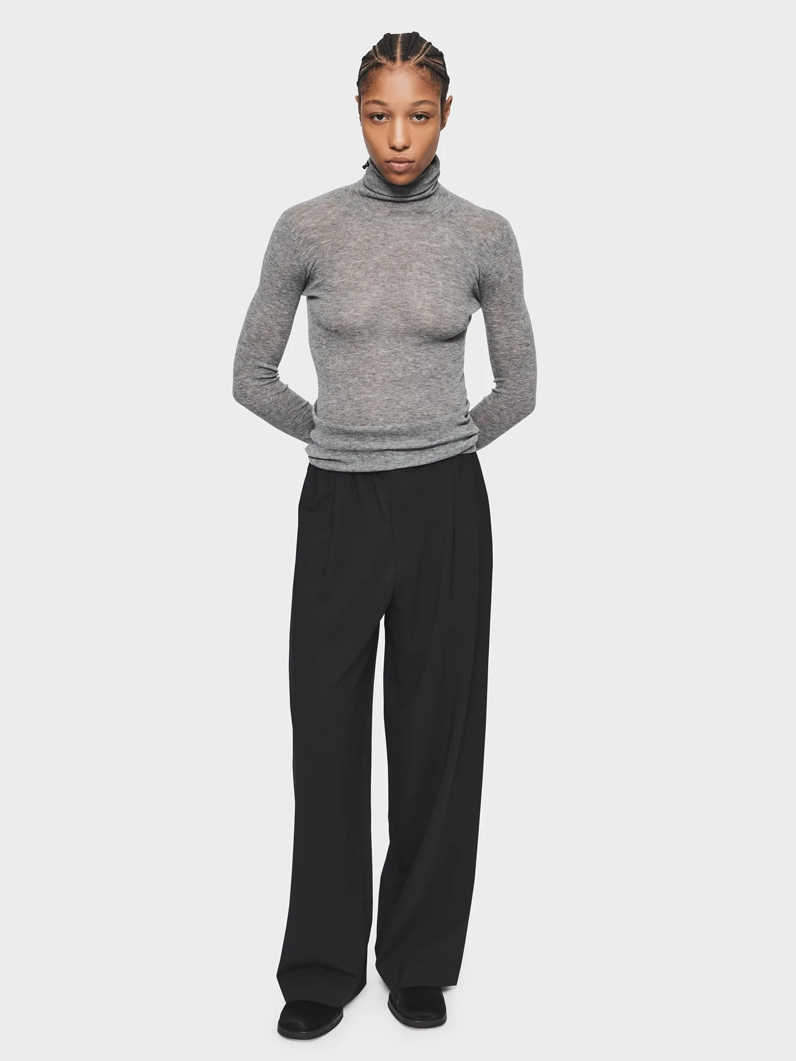 Slim Rib Turtleneck in Medium Grey