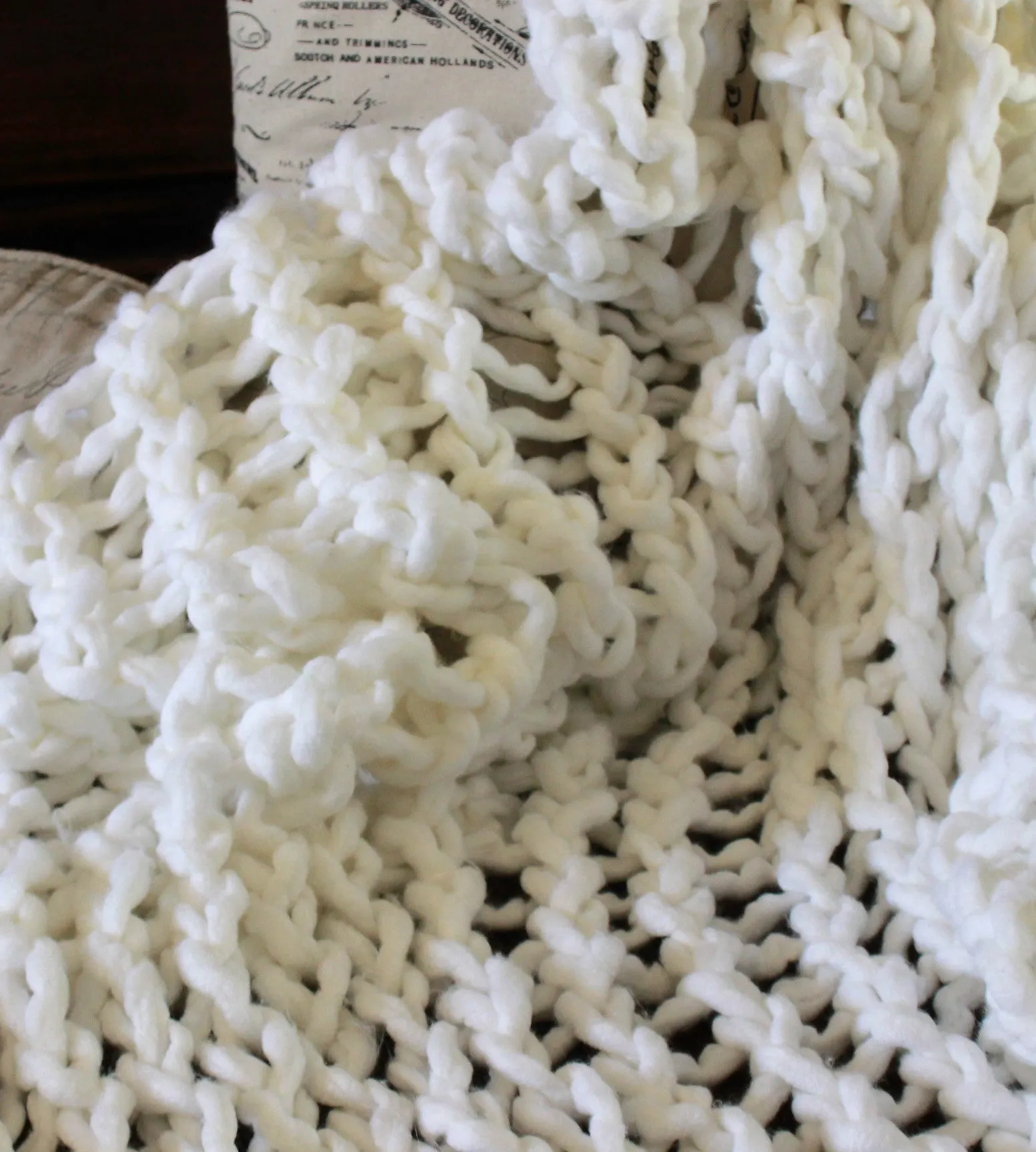 The Snow Ball Arm Knit Chunky Blanket in White